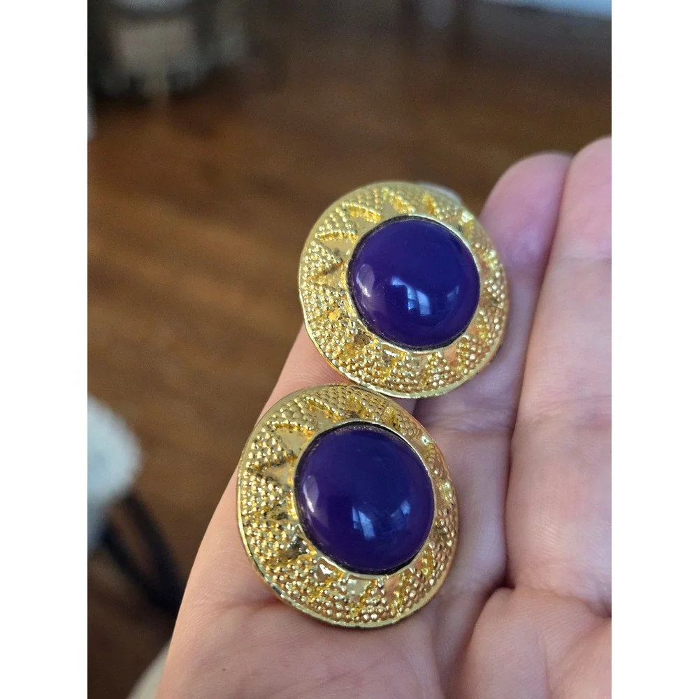 Purple Cabachon Goldtone Round Earrings Chunky 80s Vintage Clip